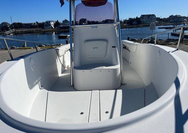 Seaswirl-striper 2601-CENTER-CONSOLE-O-B image