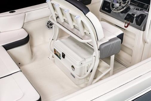 Robalo R242-EXPLORER image