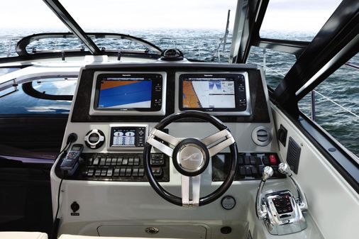 Sea Ray 470 Sundancer image