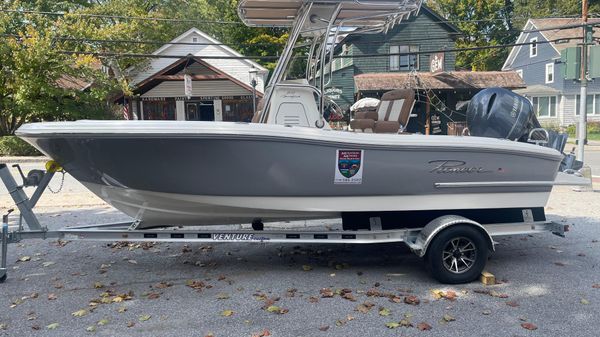 Pioneer 202 Sportfish