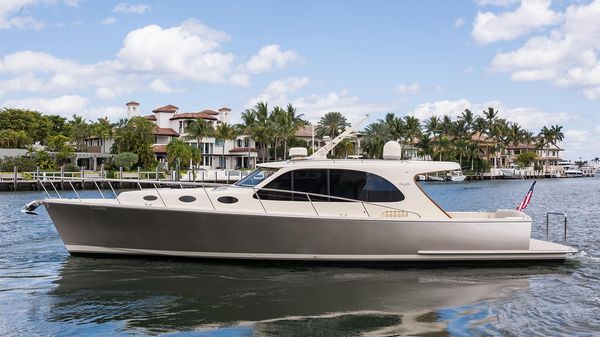 Palm Beach Motor Yachts PB42 