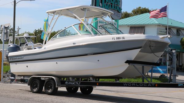 World Cat 230DC