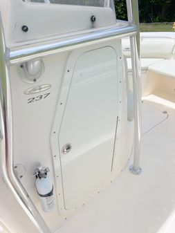 Cobia 237-CENTER-CONSOLE image