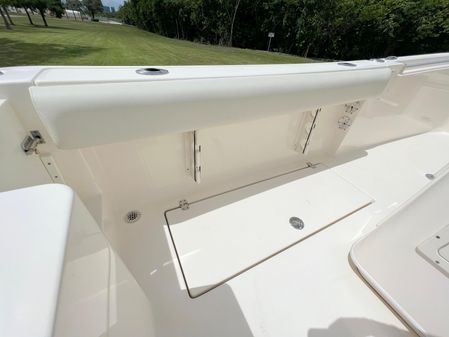 Cobia 237-CENTER-CONSOLE image