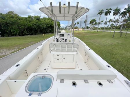 Cobia 237-CENTER-CONSOLE image