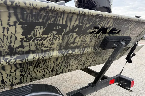 Tracker GRIZZLY-1860-MVX-CC image