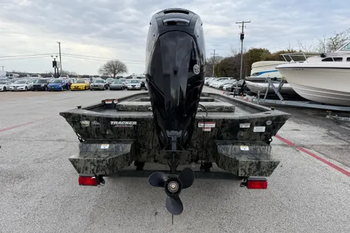 Tracker Grizzly 1860 MVX CC image