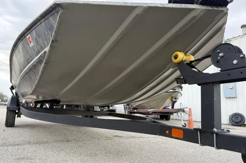 Tracker Grizzly 1860 MVX CC image