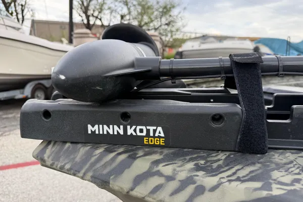 Tracker GRIZZLY-1860-MVX-CC image