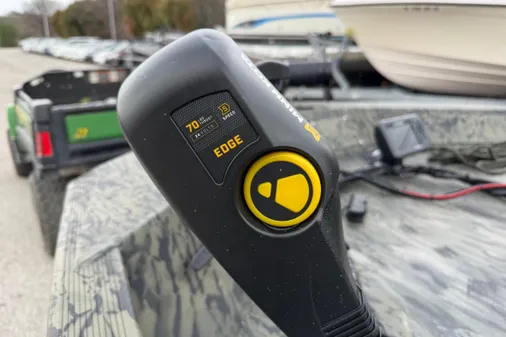 Tracker Grizzly 1860 MVX CC image