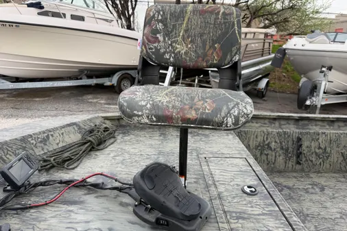 Tracker Grizzly 1860 MVX CC image