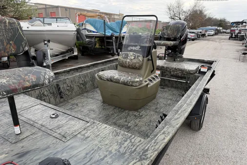 Tracker Grizzly 1860 MVX CC image