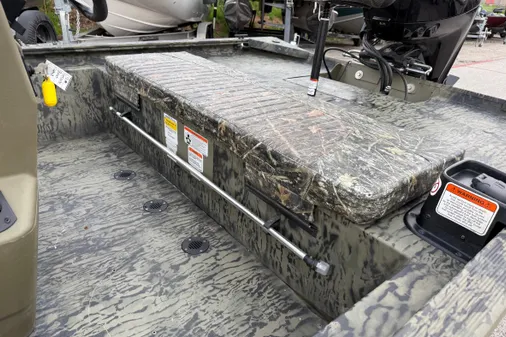 Tracker Grizzly 1860 MVX CC image