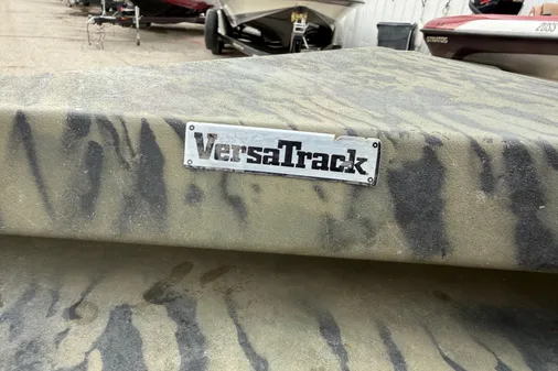 Tracker Grizzly 1860 MVX CC image