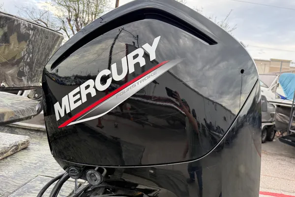 Tracker GRIZZLY-1860-MVX-CC image