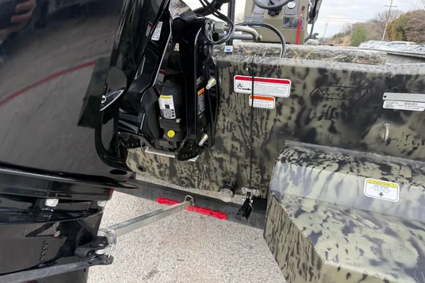 Tracker GRIZZLY-1860-MVX-CC image