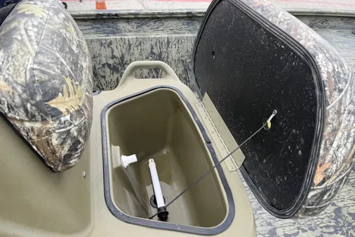 Tracker Grizzly 1860 MVX CC image