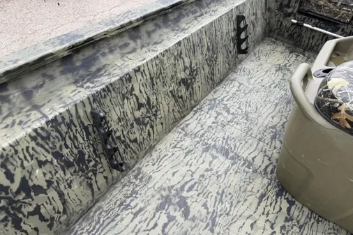 Tracker Grizzly 1860 MVX CC image