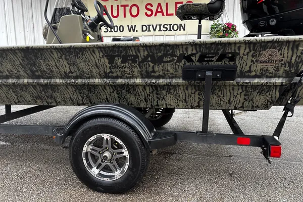 Tracker GRIZZLY-1860-MVX-CC image