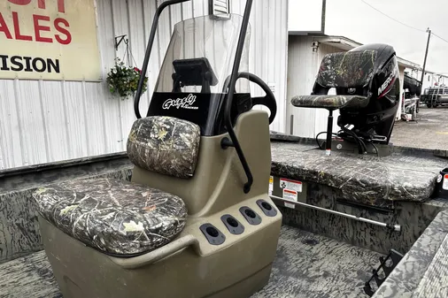 Tracker Grizzly 1860 MVX CC image