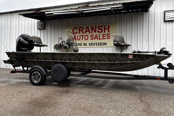 Tracker GRIZZLY-1860-MVX-CC - main image