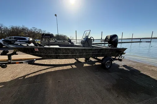 Tracker Grizzly 1860 MVX CC image