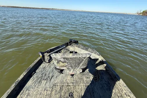 Tracker Grizzly 1860 MVX CC image