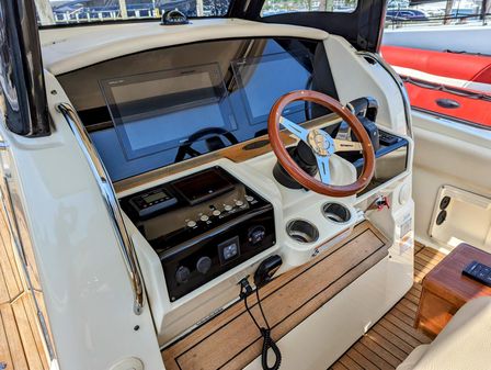 Chris-Craft Catalina 34 image