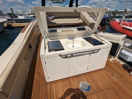 Chris-Craft Catalina 34 image