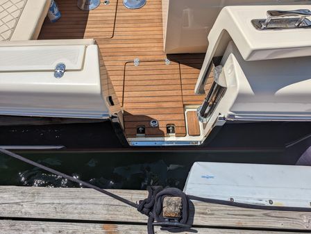 Chris-Craft Catalina 34 image