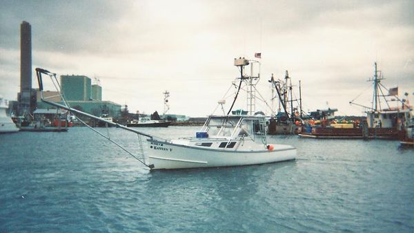 Downeast Tuna Sportfish by Repco Boat - 6 Pack Charter Passenger