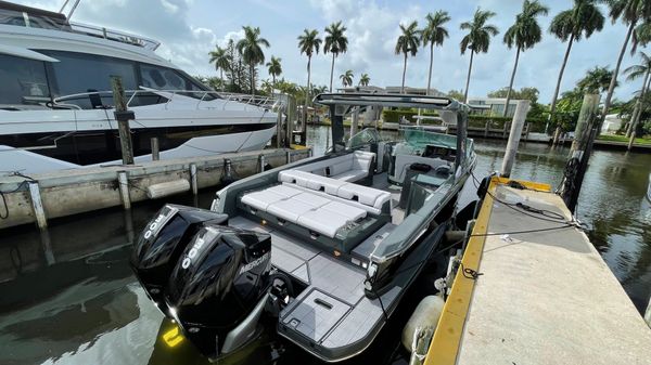Aviara AV32 Outboard