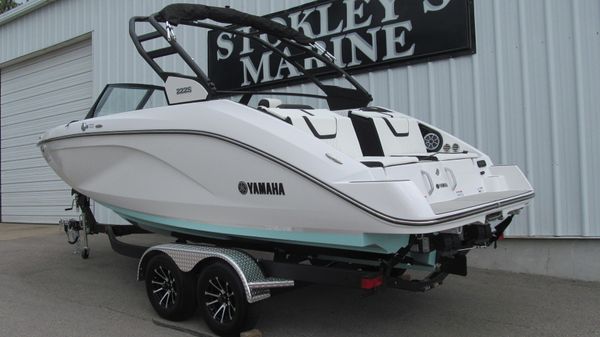 Yamaha-boats 222S image