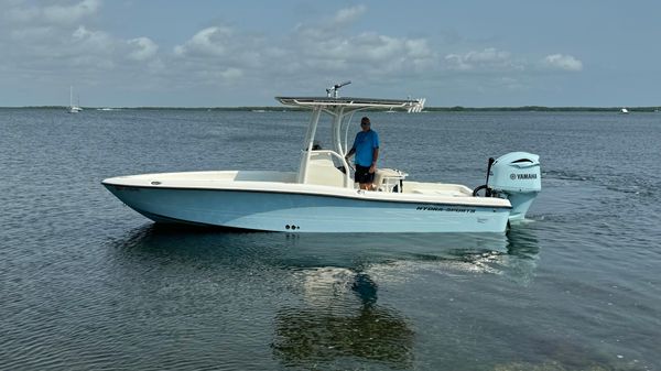 Hydra-Sports 23 Bay Bolt