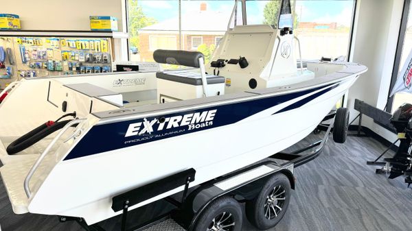 Extreme Boats 645 Centre Console 