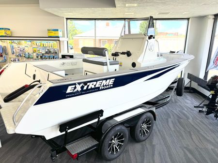 Extreme Boats 645 Centre Console image