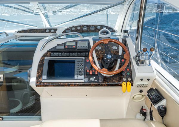 Fairline 48 Targa image