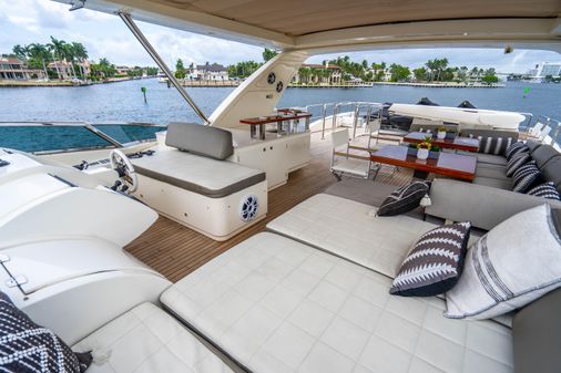 Azimut Flybridge image