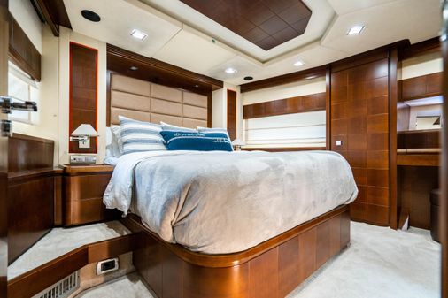 Azimut Flybridge image