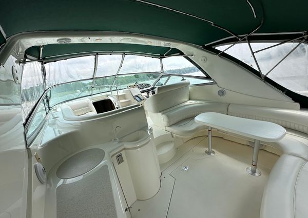 Cruisers Yachts 4270 Esprit image