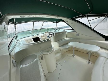 Cruisers Yachts 4270 Esprit image