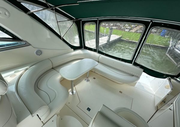 Cruisers Yachts 4270 Esprit image