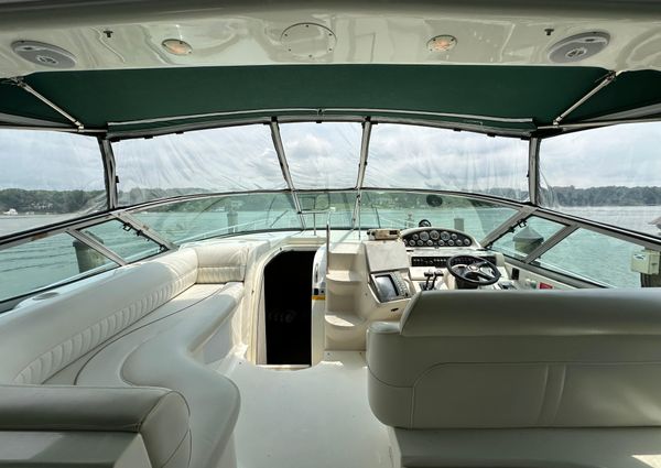 Cruisers Yachts 4270 Esprit image