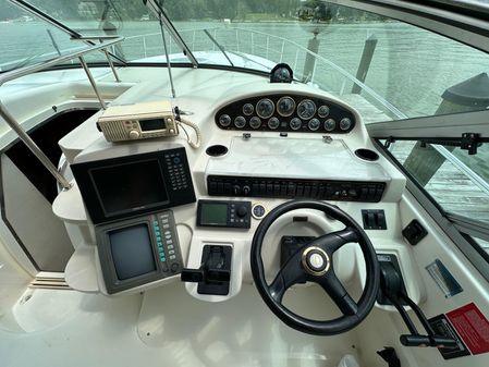 Cruisers Yachts 4270 Esprit image