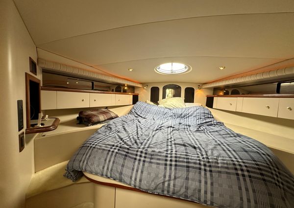 Cruisers Yachts 4270 Esprit image