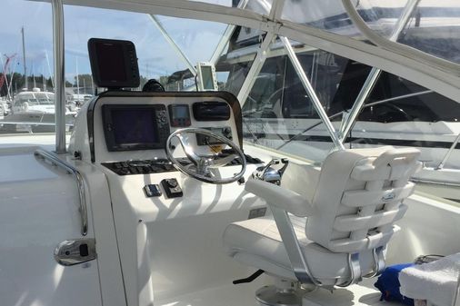 Luhrs 28 Open image