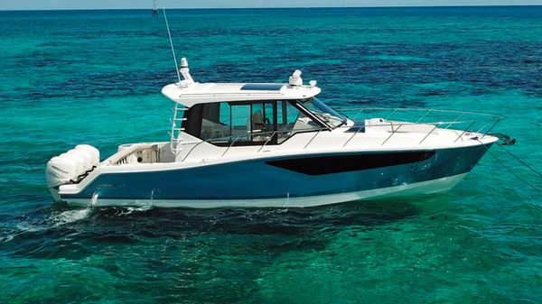 Boston Whaler 405 Conquest 