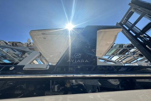 Aviara AV32 Outboard image