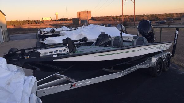 Xpress Boat Sales In Granbury Texas Boats For Sale Carey Sons Marine
