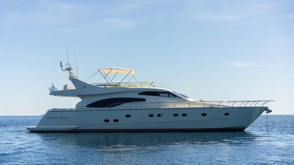 Ferretti Yachts 720 